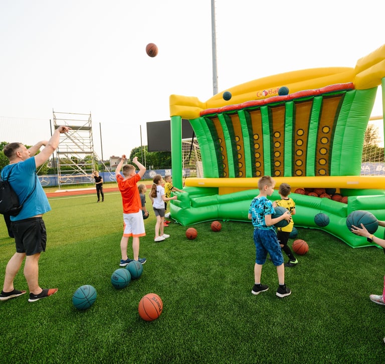 pripuciama krepsinio aikstele