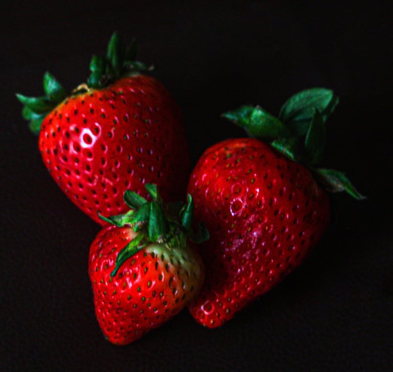 Red: Pasión, Energía, Deseo, Amor; Es un color que acelera el pulso y atrae la mirada.