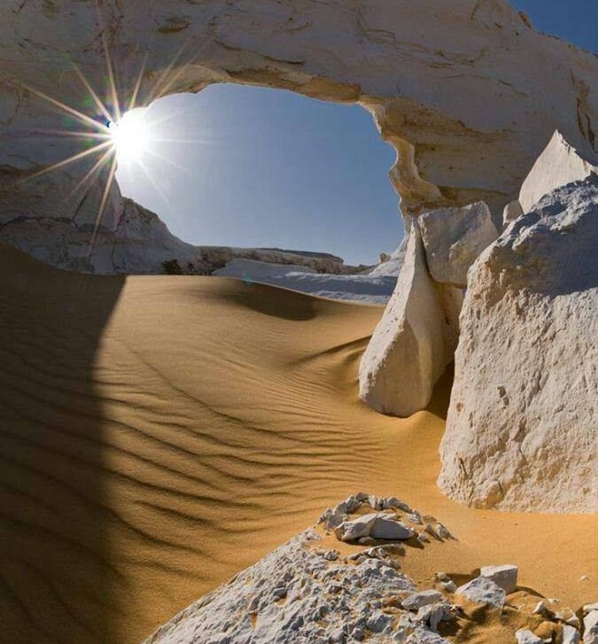 passeio no deserto branco e deserto preto no egito 