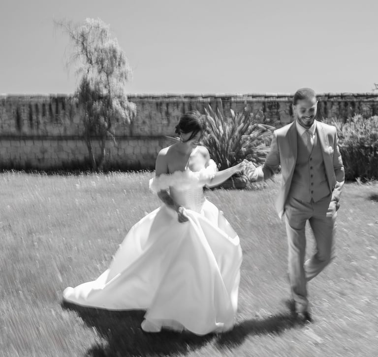 Mariage éditorial haut de gamme en Provence avec couple de mariés, inspiration mariage luxe & chic 