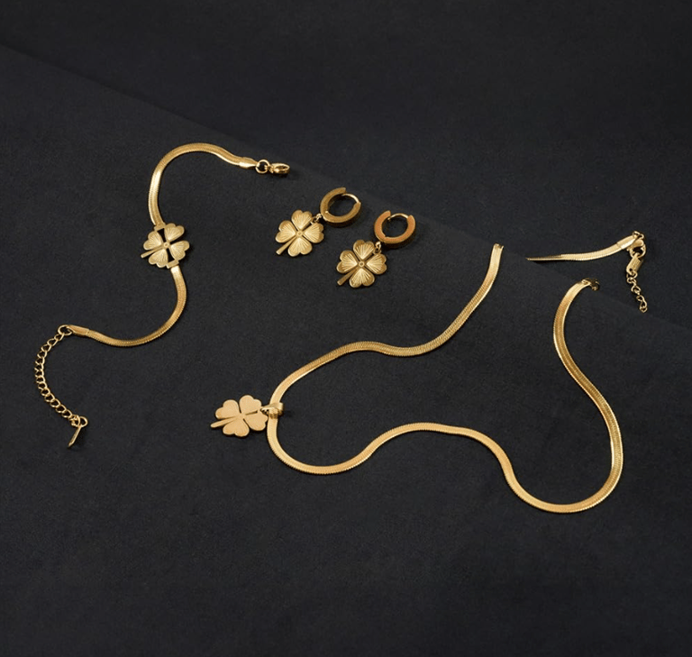 FOUR LEAF CLOVER NECKLACE, BRACELET & EARRING