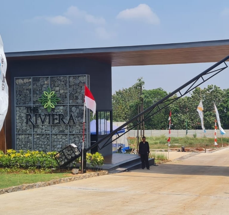 Gerbang depan Cluster The Riviera