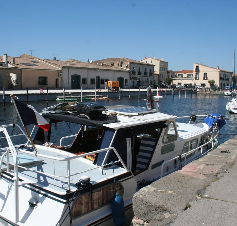 Njiva in Marseillan on the Etang de Thau