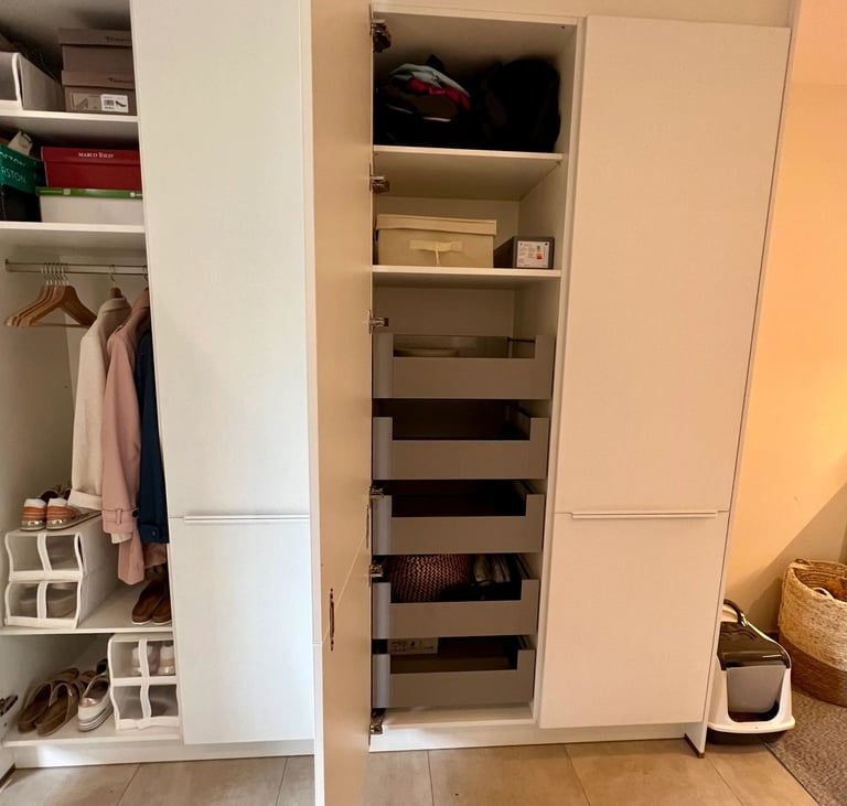 Colonne de rangement sur mesure avec tiroirs pour buanderie à Caen