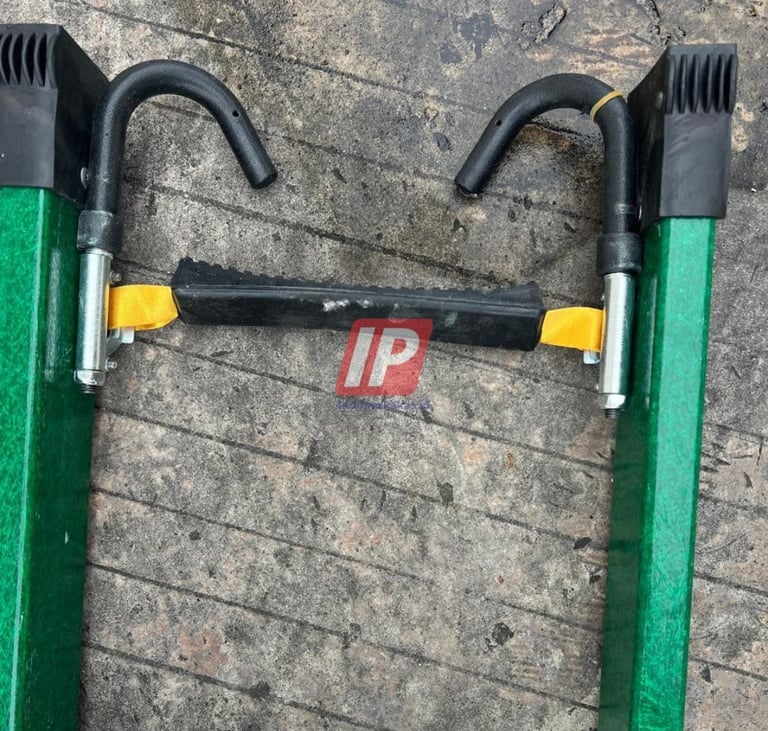 Hook Tangga PLN FIberglass