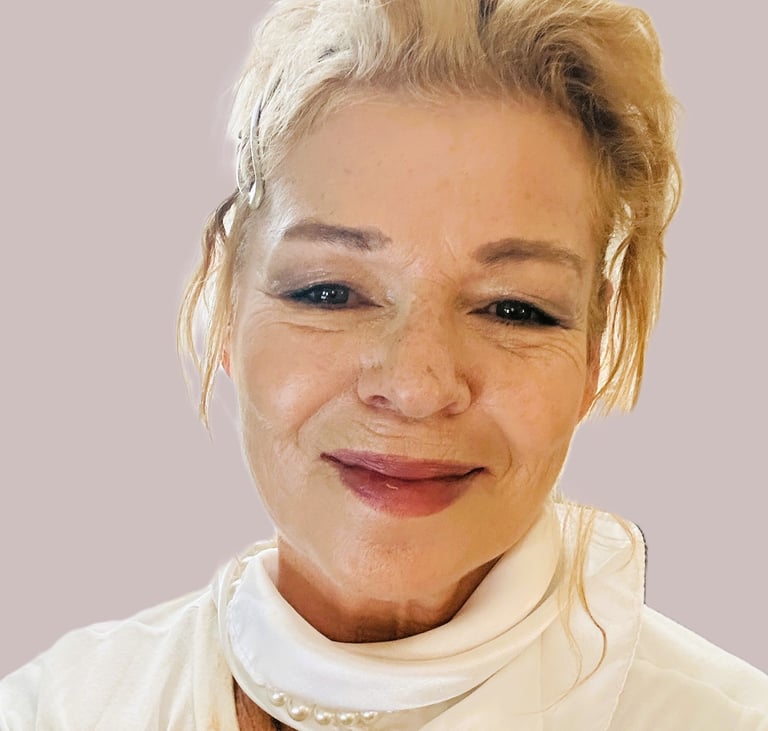 Tarot reading services for clarity guidance & Insight by Maya Britan