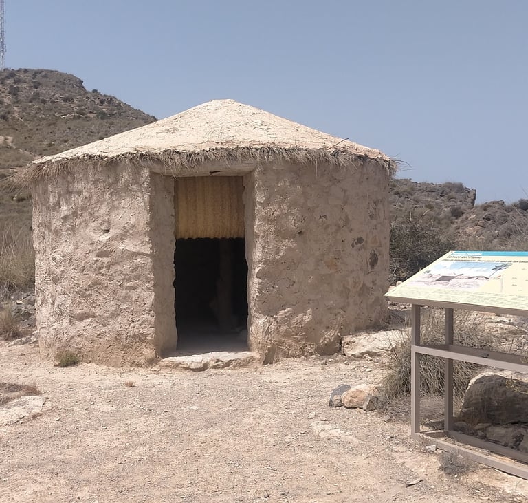 Educational reconstruction of one of the huts at the Cabezo del Plomo archaeological site in Mazarró