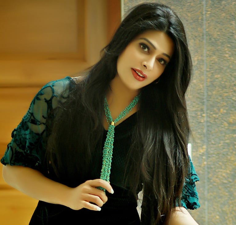 woman wearing turquoise handmade crochet necklace