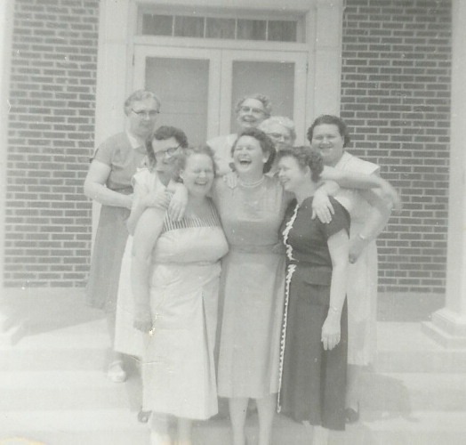 Lillian Carlotta Keech Linton with all her sisters