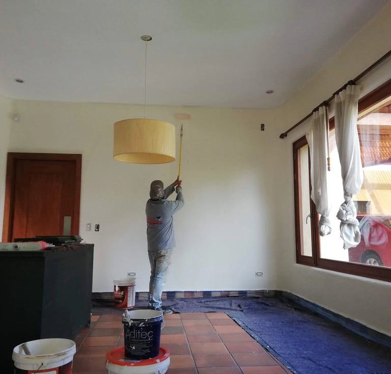 Pintura de residencias Mantenimiento Serviacabados lo hace por ti.