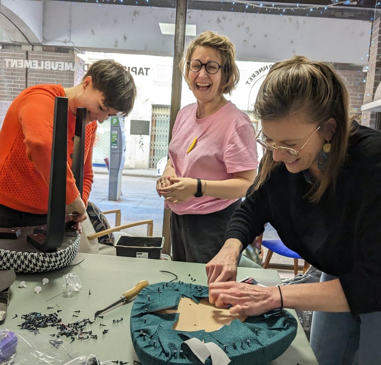 Moment de partage et de travail en atelier