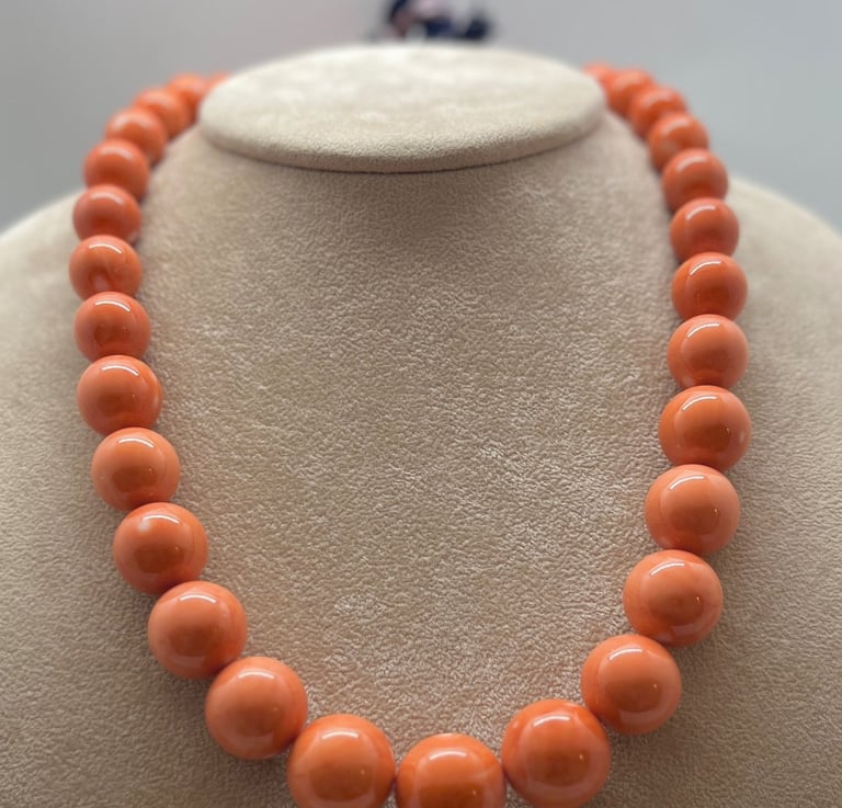 collana in corallo sciacca; sfere in corallo