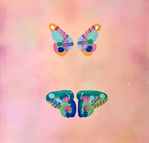 sus manos sobre mi pecho