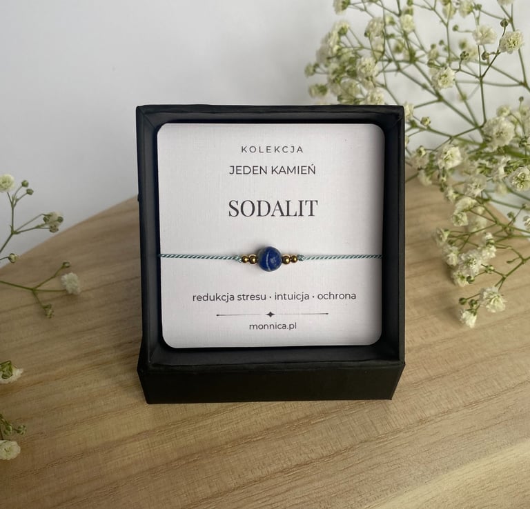 Bransoletka na nici jedwabnej