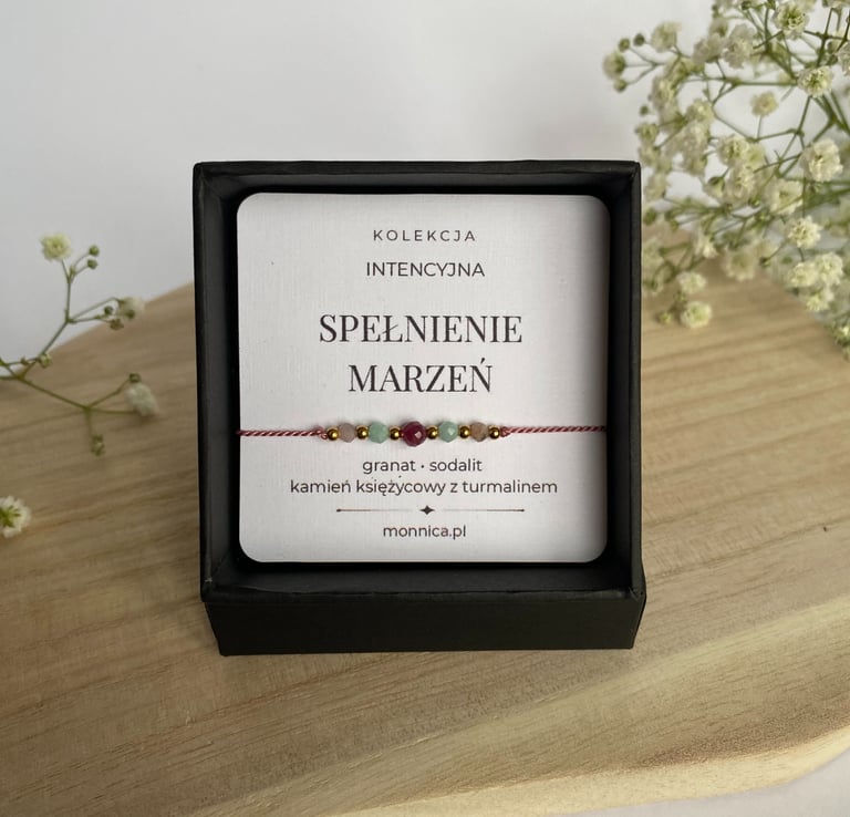 Bransoletka na nici jedwabnej