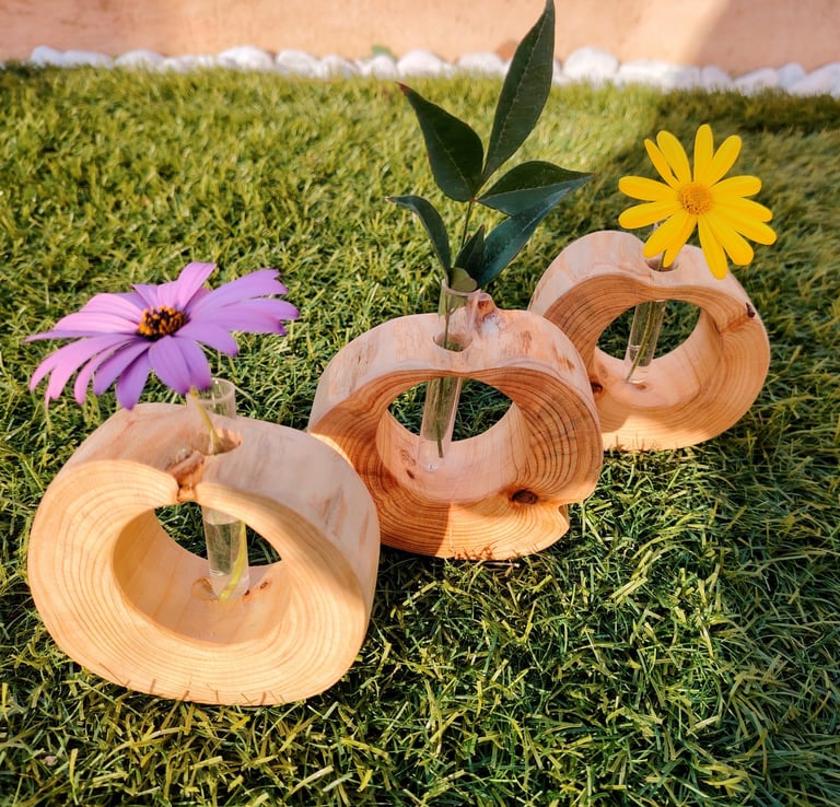 Vase en bois
