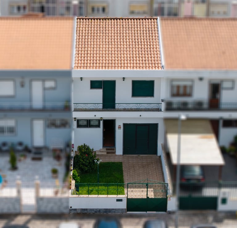 moradia T4 Algueirão, Sintra, com espaço exterior e garagem