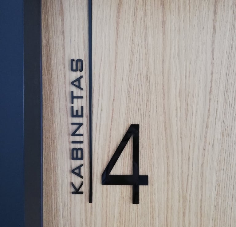 Veidrodinės ir matines pleveles klijavimas