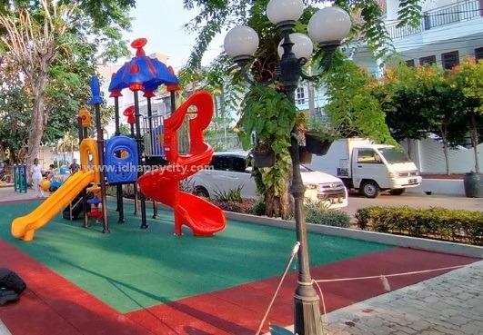 perusahaan outdoor playground