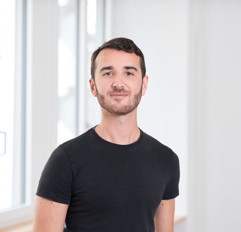 Nicolas Bouteloup - philosophe praticien spécialisé en reliance sociale et éthique professionnelle