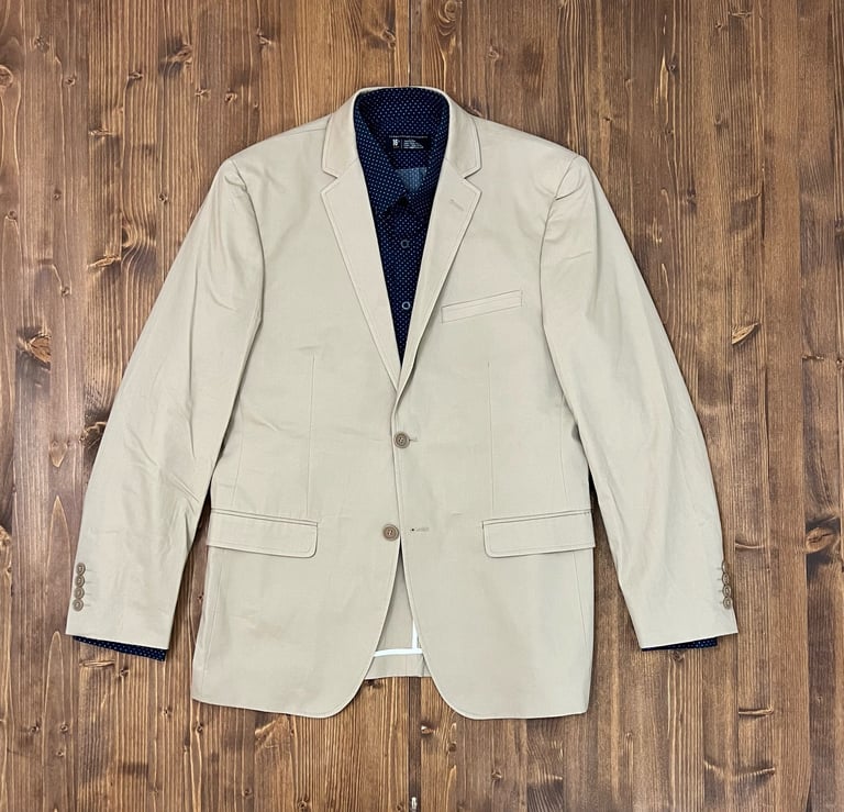 Tan Suit, Khaki Suit, Staple Suit, Wardrobe Essentials, Summer Suit, Classic Suit