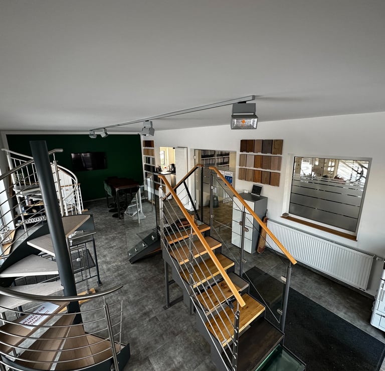 Ausstellungsraum Treppen