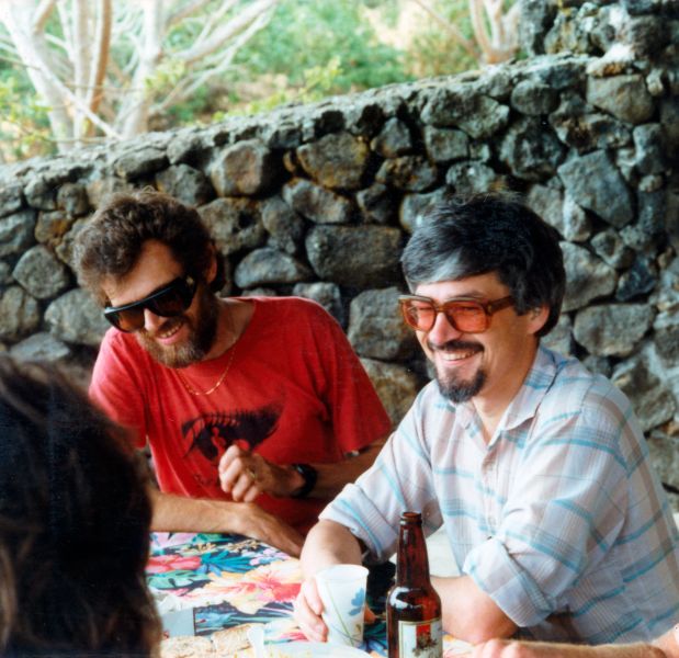 Peter J Meyer e Terence McKenna in Hawaii, 1987. Pic courtesy www.fractal-timewave.com