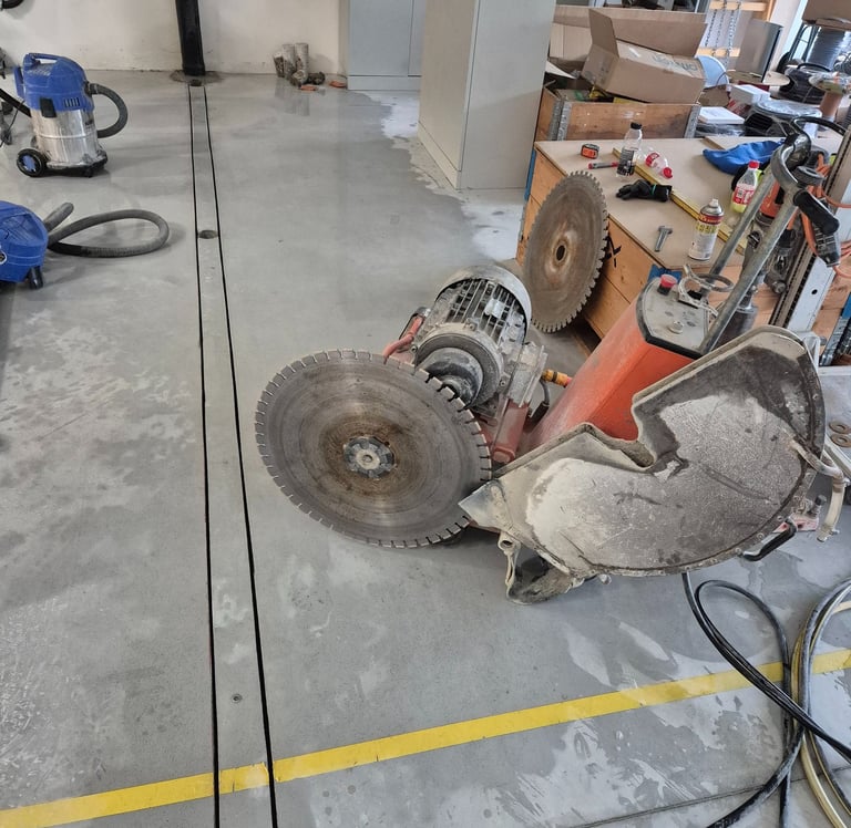 Sík beton- és aszfaltvágás, dilatációs vágás födémvágás, padlóvágás