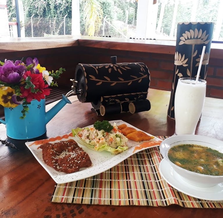 Almuerzo del dia en el Restaurante del Hotel Palmas de Santa Helena en Quimbaya Quindío