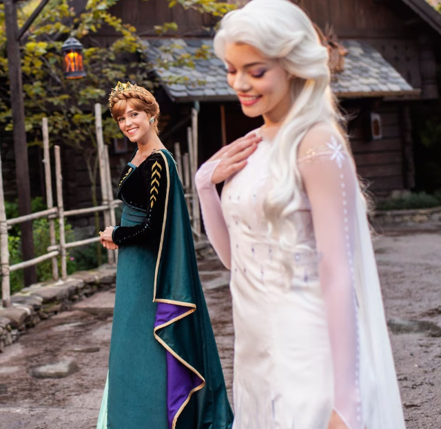 Conoce a Anna y Elsa en el Royal Sommerhus