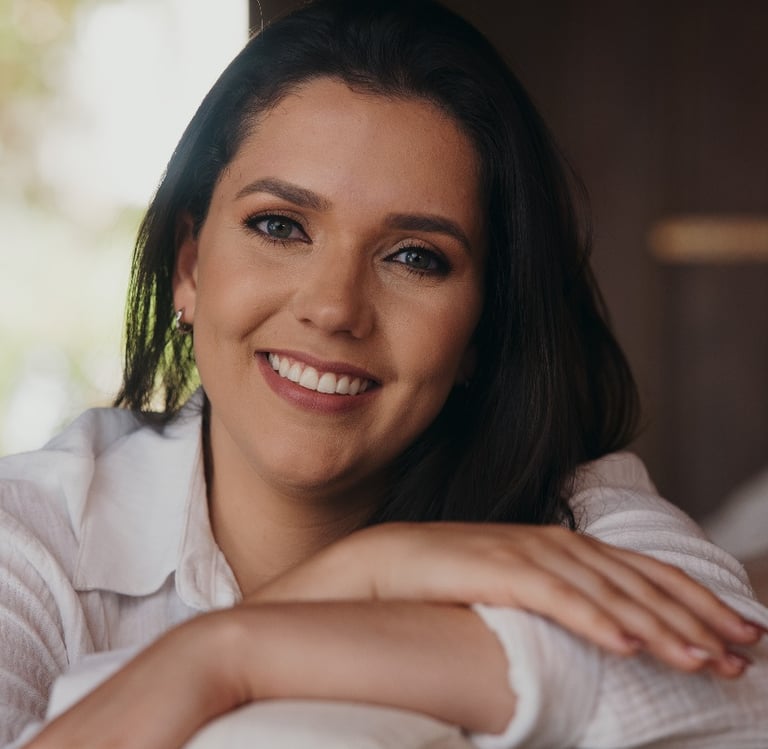 Dra. Larissa Fernandes,  responsável técnica da Mabela Odontologia, em retrato em Alphaville Barueri