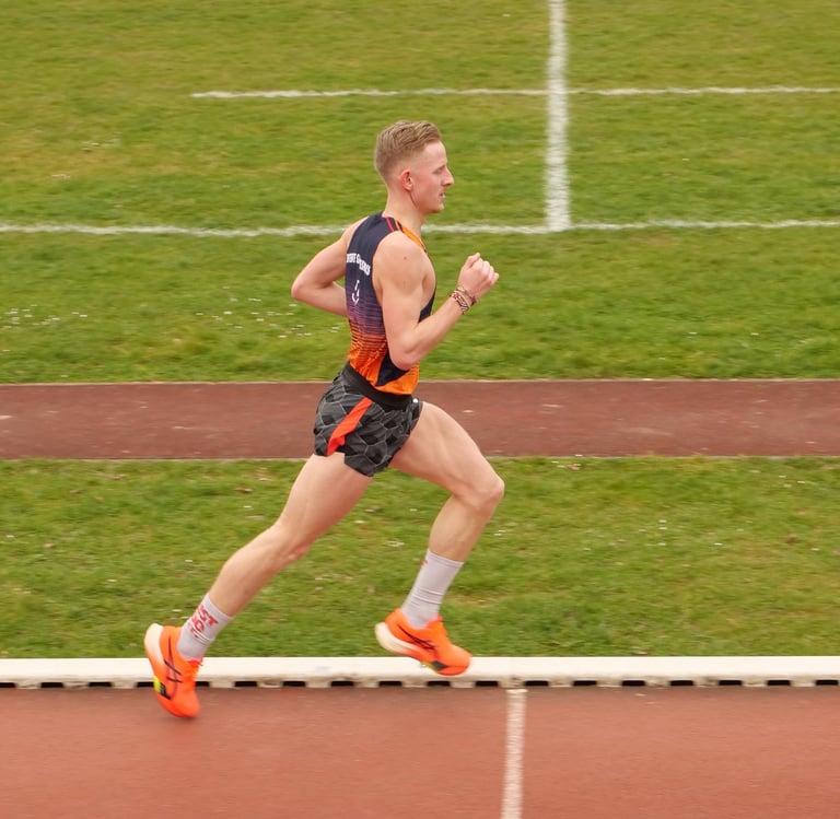 Athlète de trail running – prestation de ravitaillement et logistique de course de TiSomé Outdoor