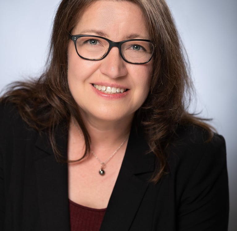 Head shot of Karen Hodgson