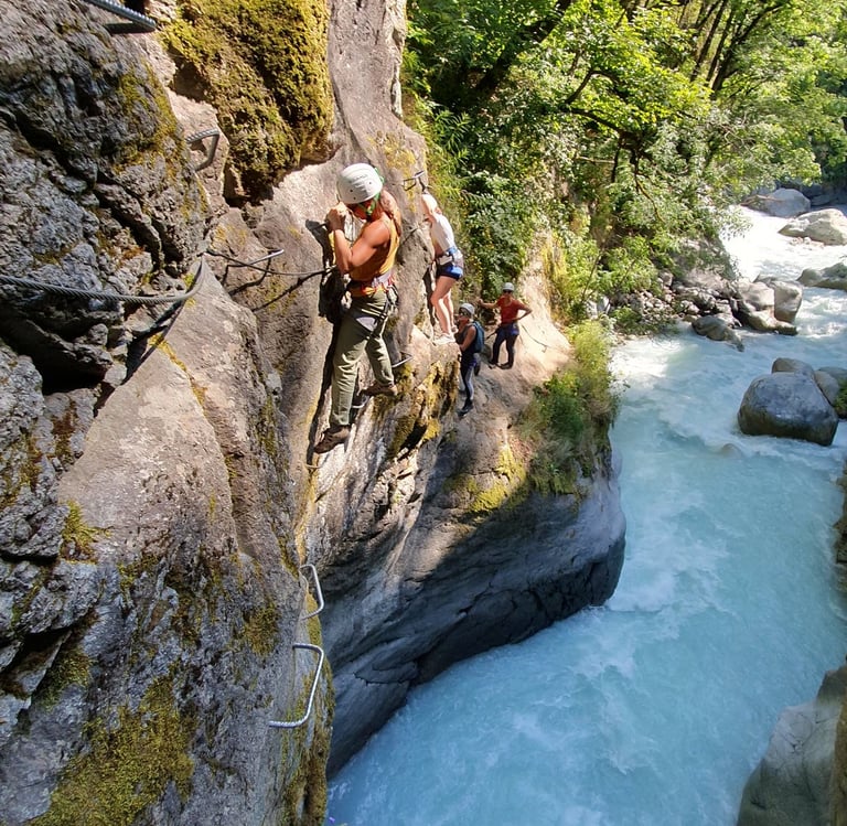 via ferrata Vallouise Pelvoux Hautes-Alpes Guillestre moniteur escalade