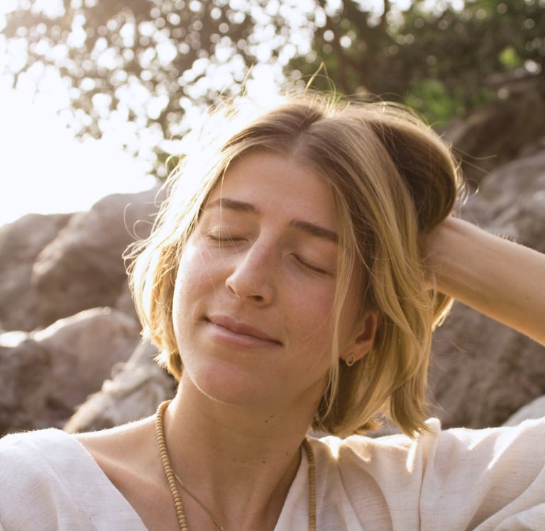 Therapeutin Lucia verbindet Physiotherapie mit Yoga, Meditation und Thai Massage in Bern bei der Pan