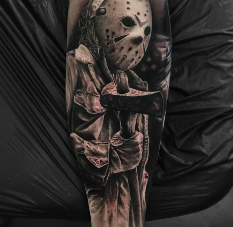 realistinen kauhu tatuointi friday the 13th Jason