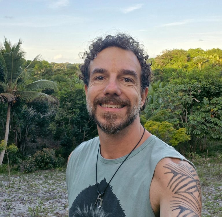 Fernando Di Grazia, terapeuta e guardião da Casa Cura, espaço de terapias em Itacaré