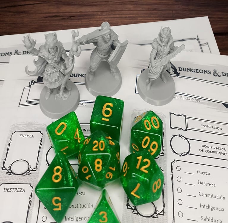 minifiguras y un set de dados sobre unas hojas de personaje de dungeons and dragons en una mesa 