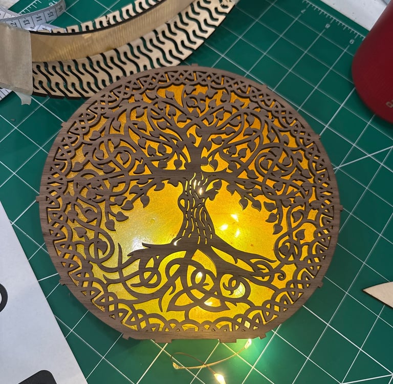 Oak veneer playwood and resin lamp