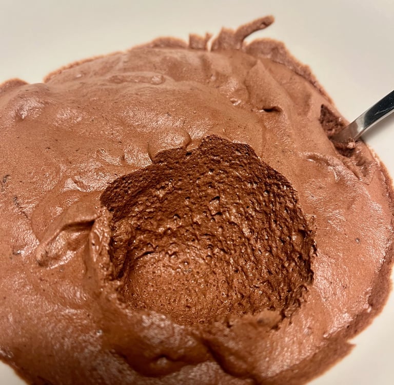 Texture de la mousse au chocolat. Crédit photo Terres & Graines