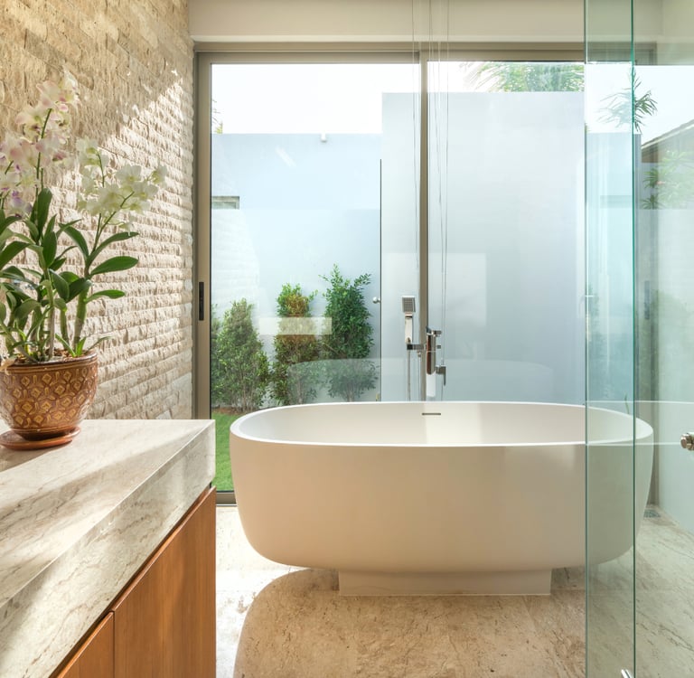 Light and enclosure in the bathroom.