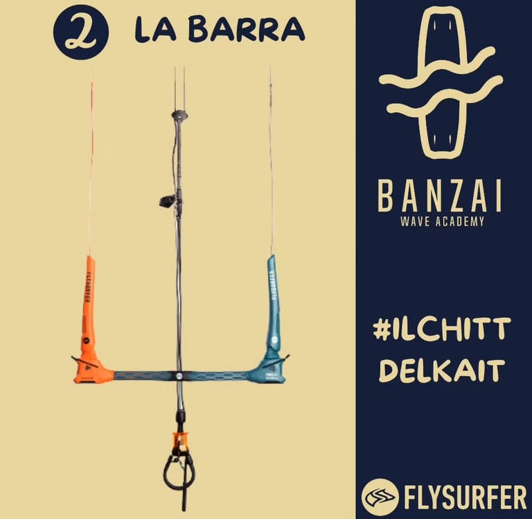 una barra di controllo da kitesurf in tutte le sue componenti.