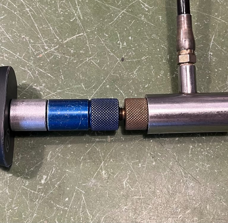 Bootfitting. Outillage pour déformer les chaussures de ski en longueur