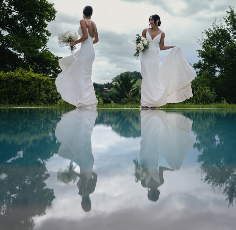 Wedding photo in front of a pool on a wedding curated by Francesco Margaretini