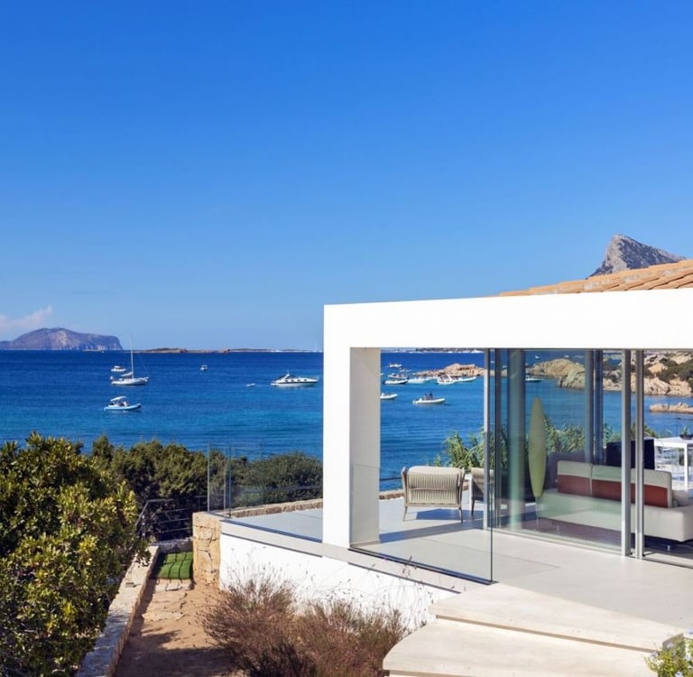 luxury villa in Italy on a holiday planned by Francesco Margaretini Luxury Travels Wedding Honeymoon