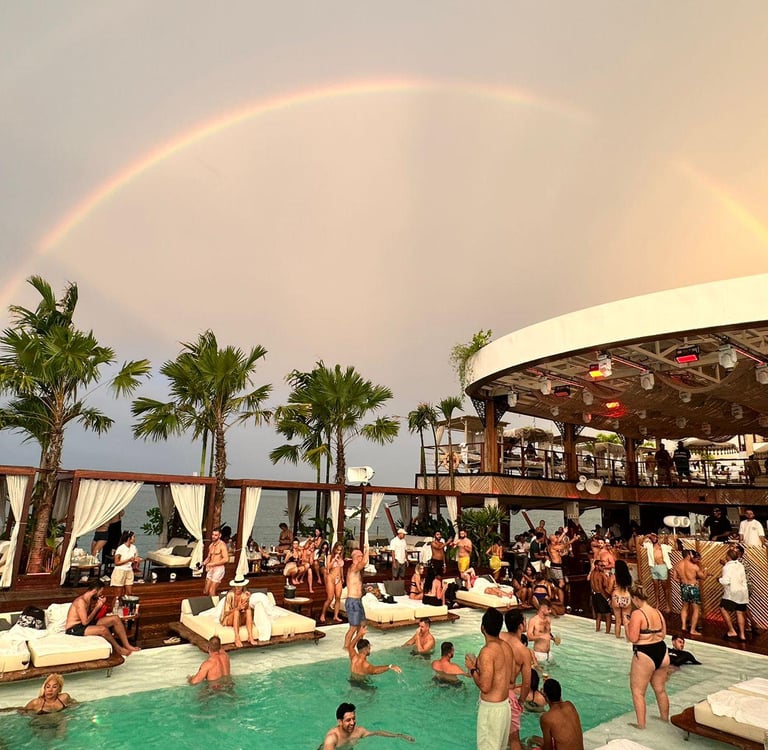 Boat party in Thailand pictured by Francesco Margaretini Luxury Travels
