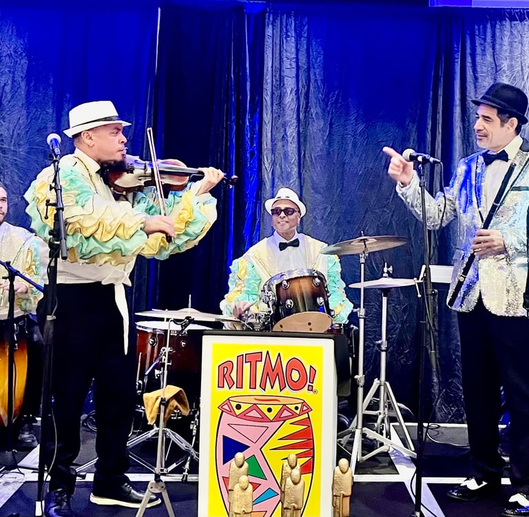 Maestro Bobby Ramírez y RITMO! Caliente De Caribe actuando en el Pullman Hotel Miami