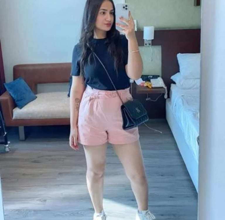 Model Call Girl in Bandra