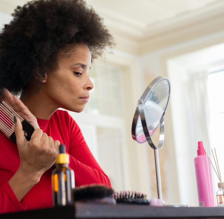 Femme noire portant son afro - Pexels - The David Touch - Conseil en Image Paris