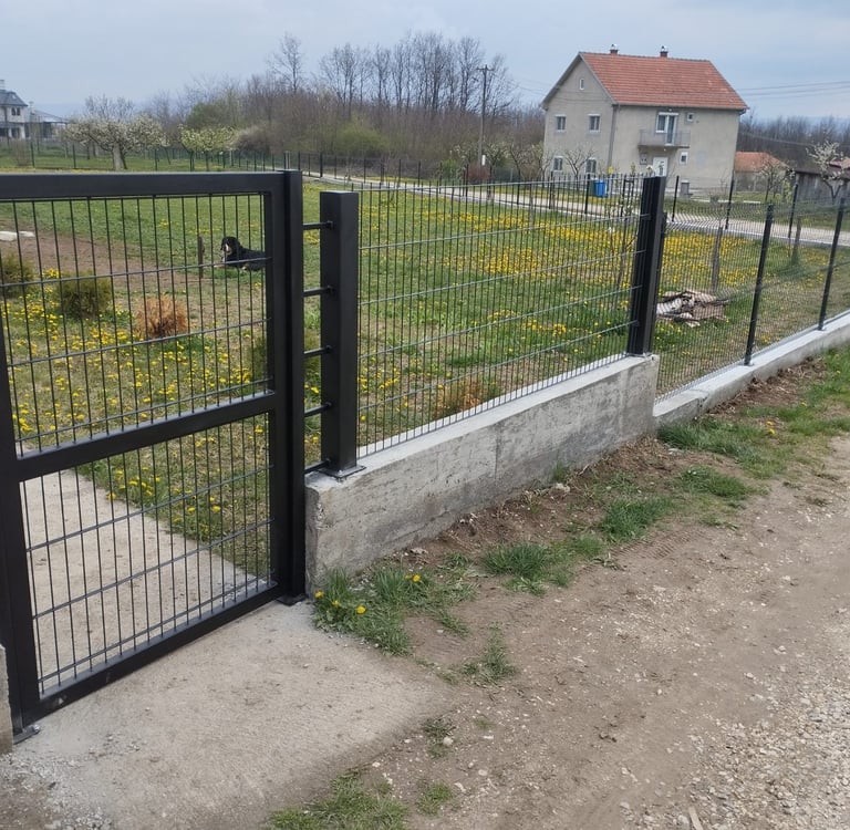 drvometal, drvo metal, nameštaj, police, stolovi, stolice, ograde, ograda, kapija